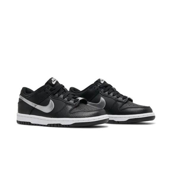 NIKE DUNK LOW (GS) 2021 NBA 75th ANNIVERSARY-SPURS BLACK/CHROME- IRON GREY -WHIT